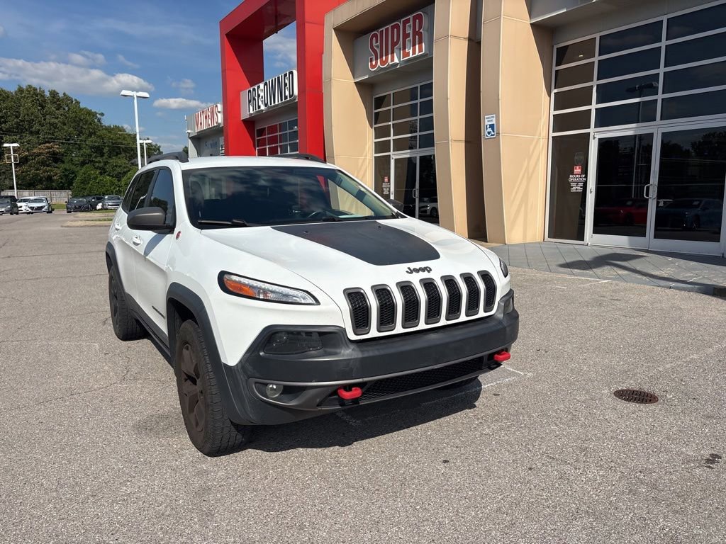 Used 2015 Jeep Cherokee Trailhawk w/ Trailer Tow Group AWD/4WD image 2