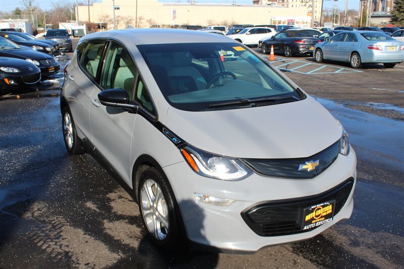 Used 2019 Chevrolet Bolt LT FWD image 4
