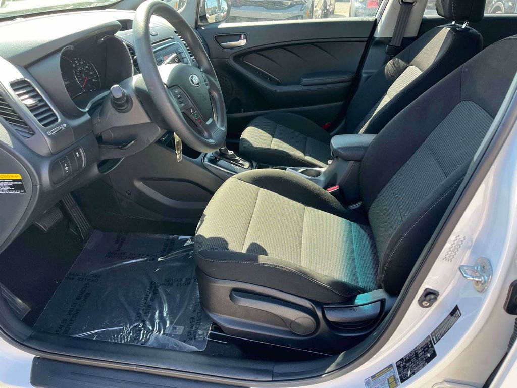 Used 2017 Kia Forte LX image 13
