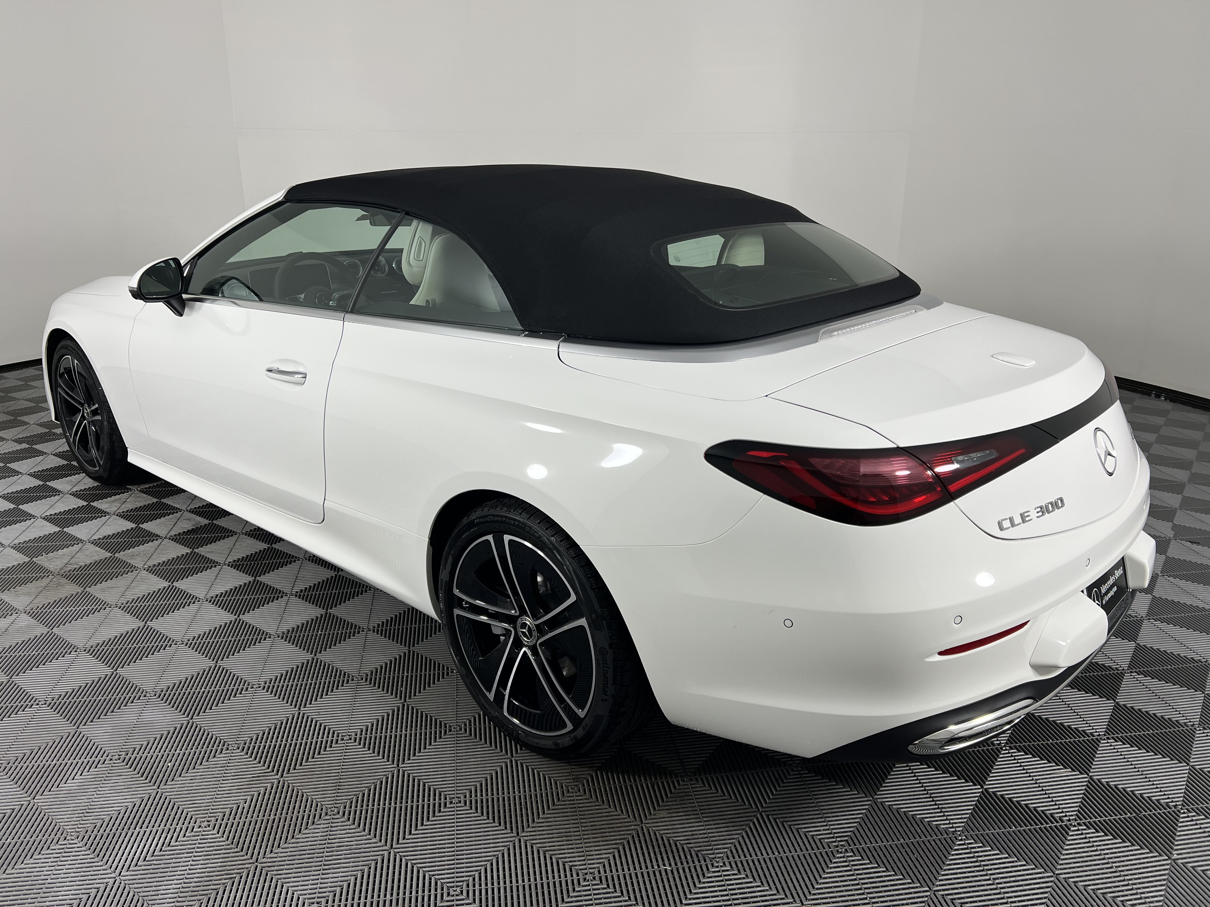 New 2027 Mercedes-Benz CLE 300 4MATIC Cabriolet image 10