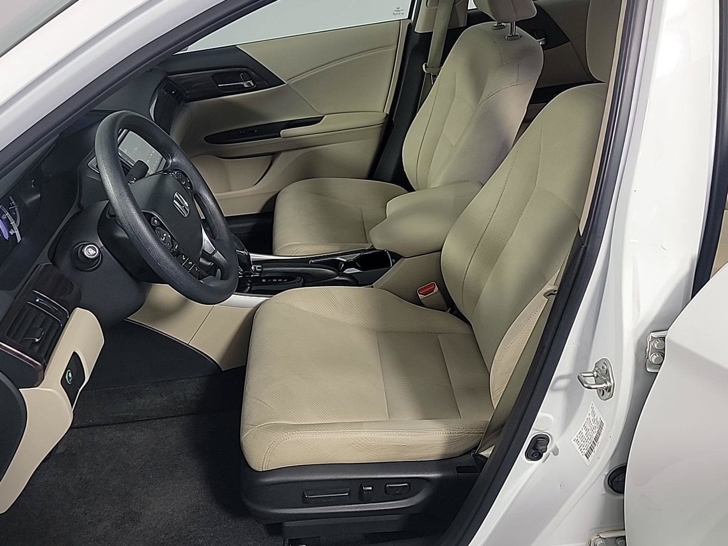 Certified 2017 Honda Accord EX image 18
