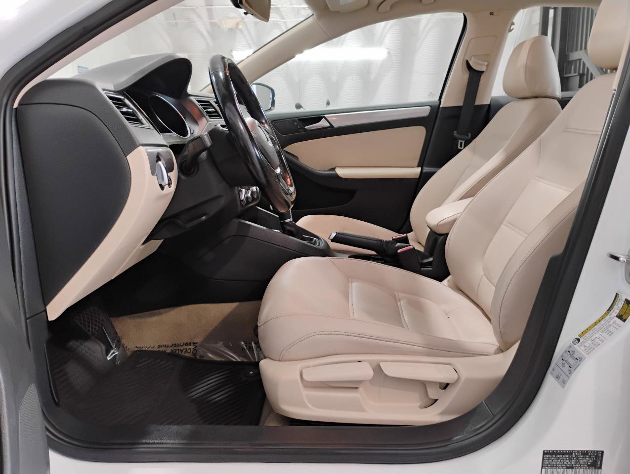 Used 2016 Volkswagen Jetta SE FWD image 62
