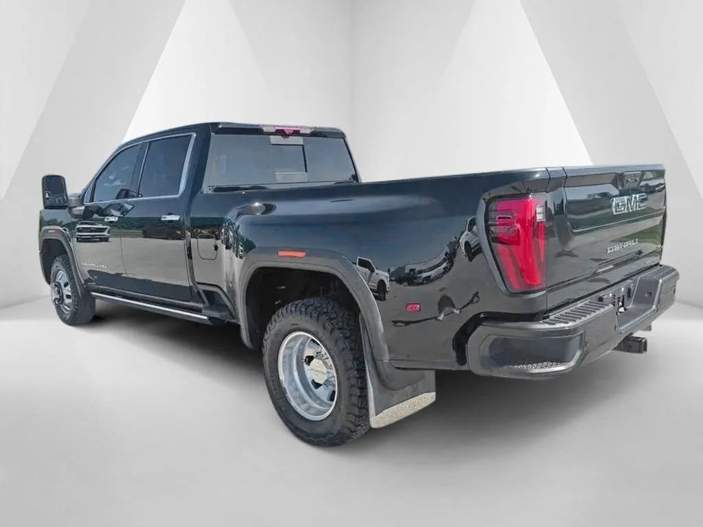 Used 2025 GMC Sierra 3500 Denali Ultimate AWD/4WD image 5