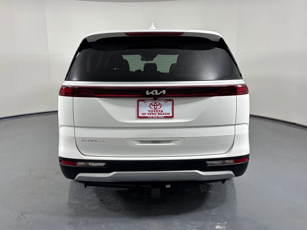Certified 2024 Kia Carnival EX image 5