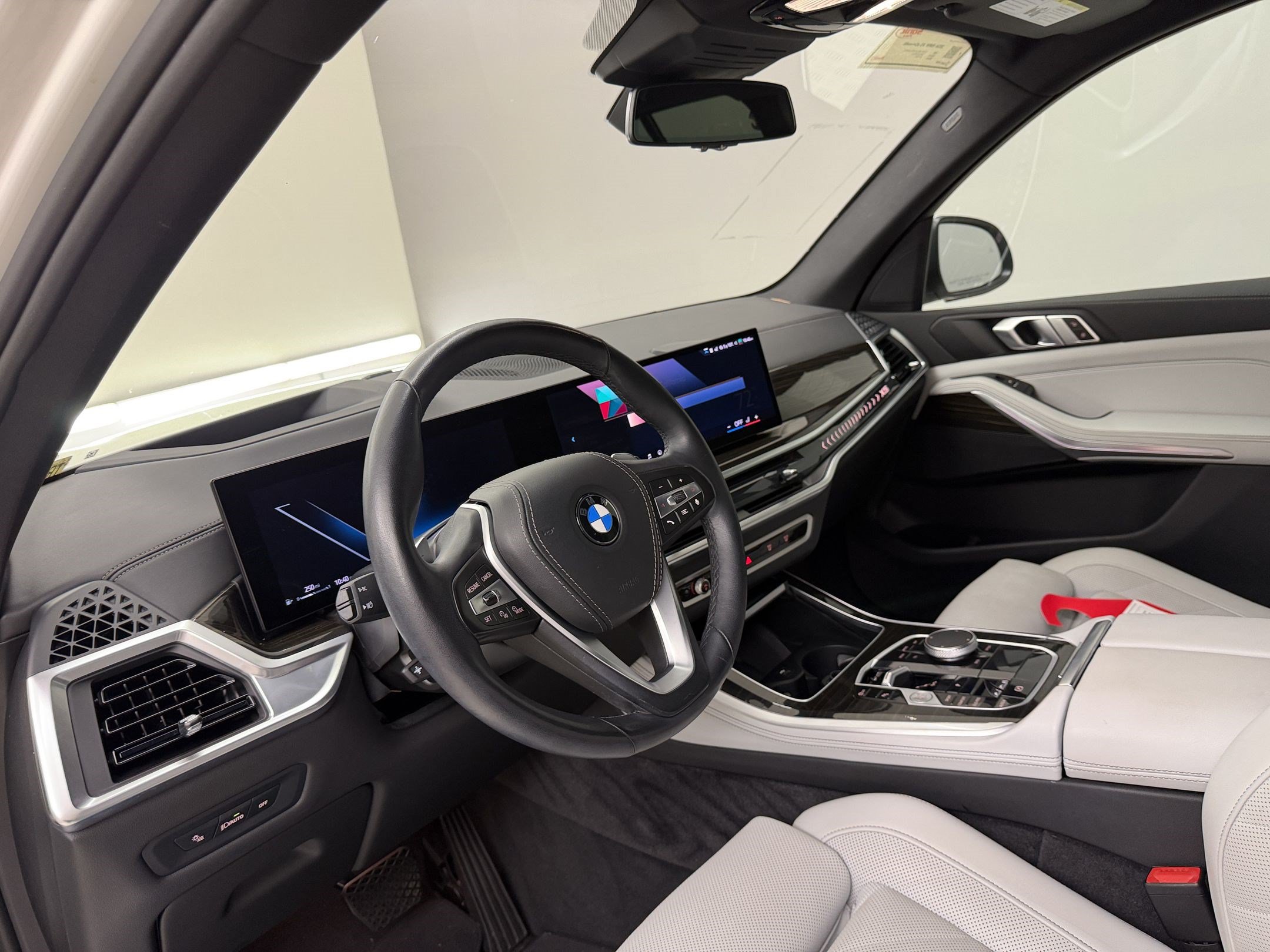 Used 2024 BMW X5 sDrive40i w/ Parking Assistance Package RWD image 4