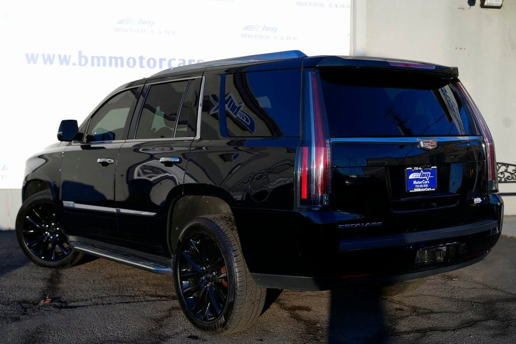 Used 2020 Cadillac Escalade Luxury AWD/4WD image 4