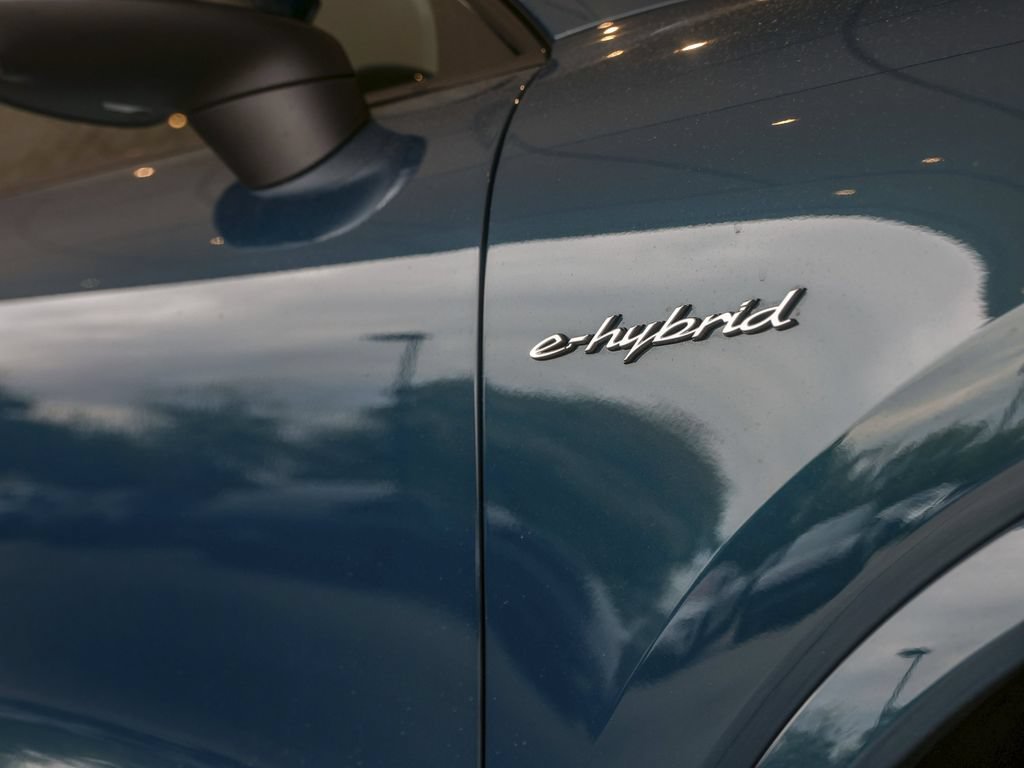 Certified 2025 Porsche Cayenne E-Hybrid AWD/4WD image 14