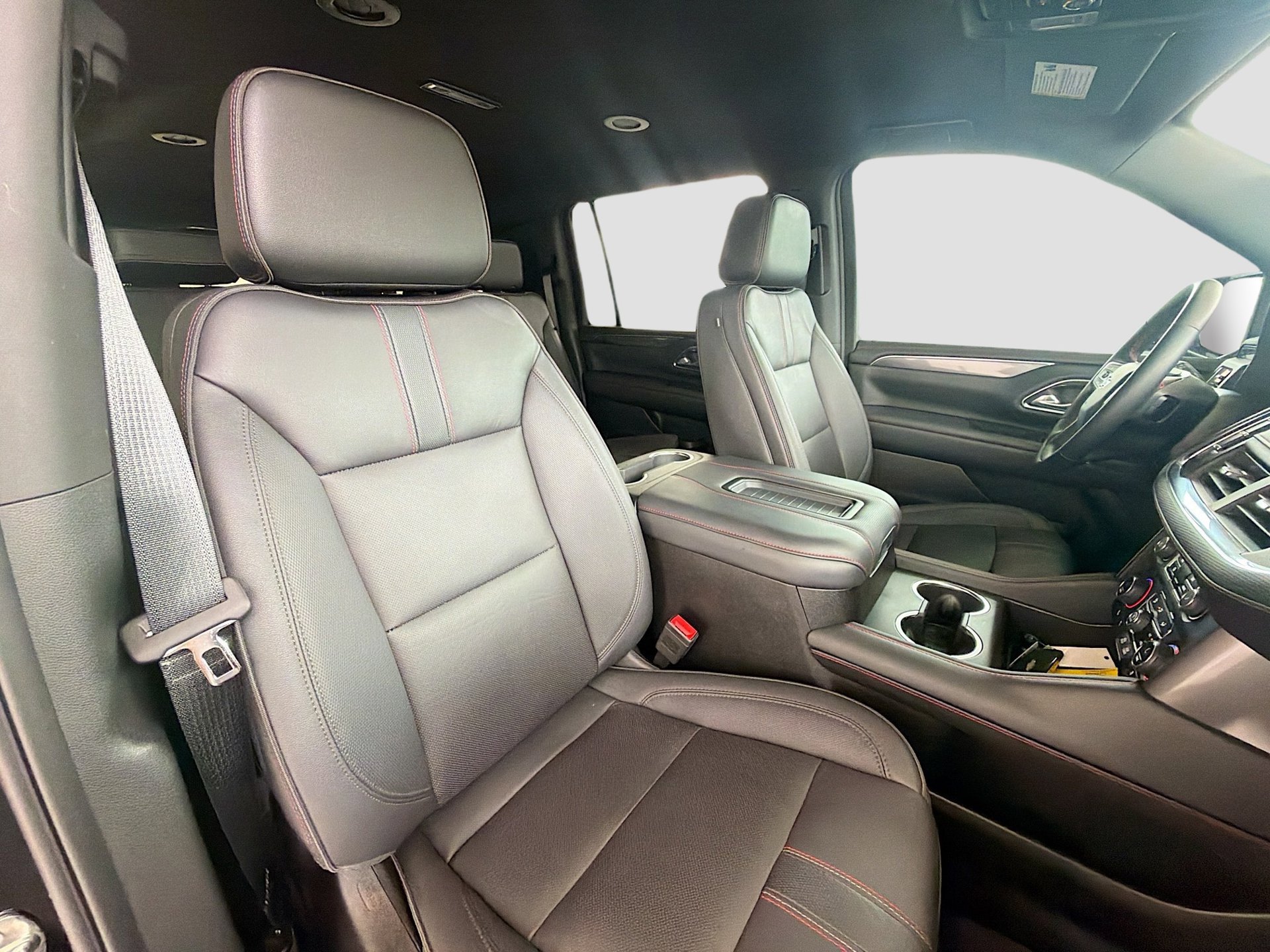 Used 2023 Chevrolet Suburban RST w/ Luxury Package RWD image 16