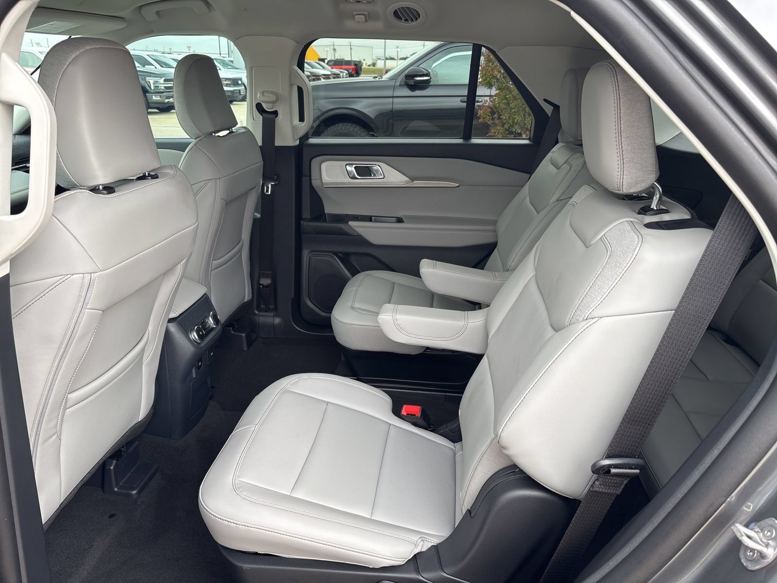 New 2026 Ford Explorer Active w/ Active Comfort Package RWD image 12