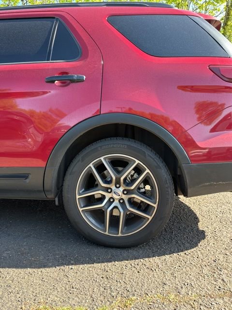 Used 2017 Ford Explorer Sport w/ Equipment Group 401A AWD/4WD image 4