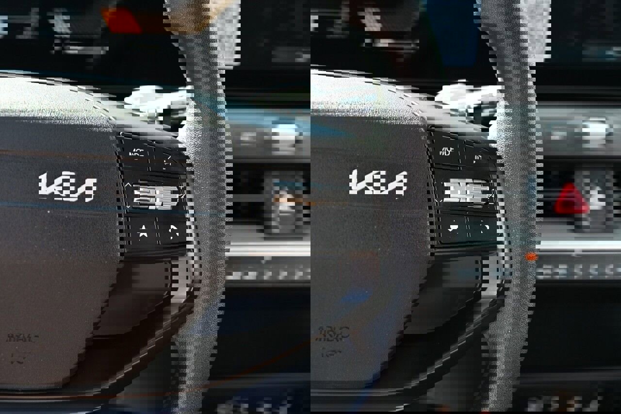 Used 2025 Kia K4 LXS image 22