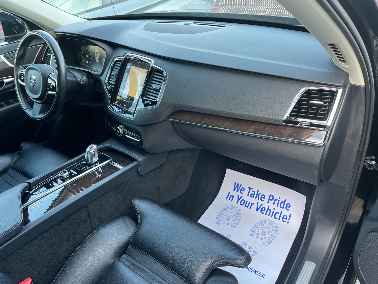 Used 2016 Volvo XC90 T8 Momentum image 22