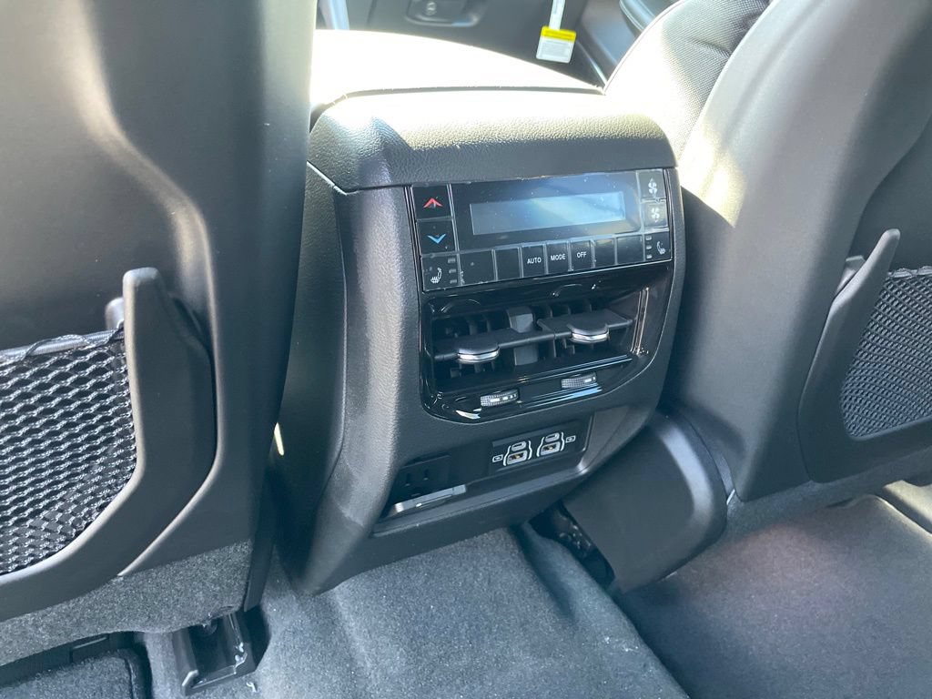 New 2025 Jeep Grand Cherokee L Overland w/ Advanced Protech Group III AWD/4WD image 15