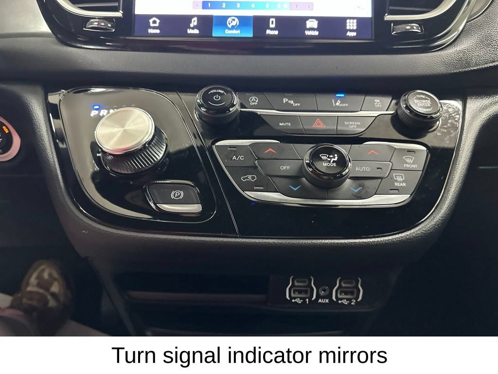 Used 2025 Chrysler Pacifica Select FWD image 42