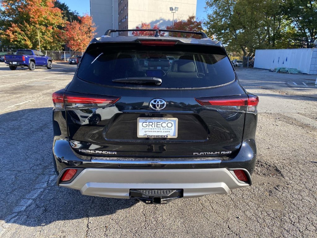 New 2026 Toyota Highlander Platinum AWD/4WD image 4