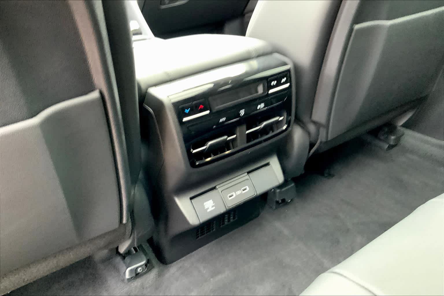 Used 2024 Acura MDX FWD image 33