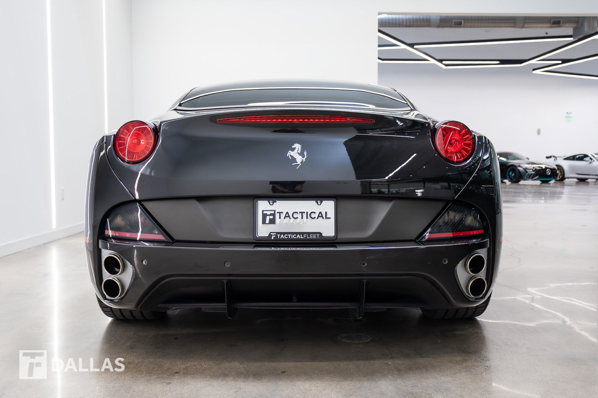 Used 2011 Ferrari California RWD image 13