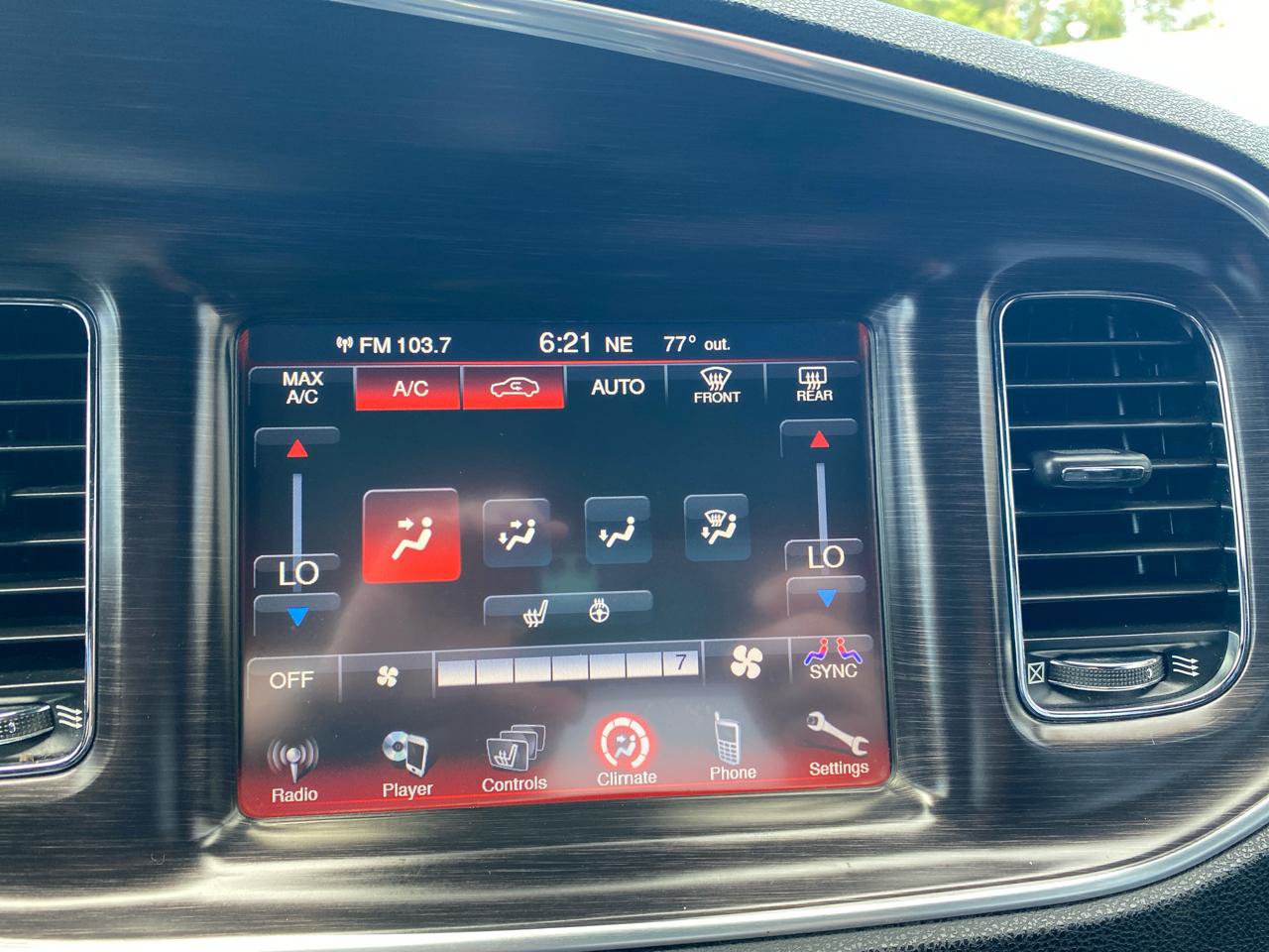 Used 2014 Dodge Charger SXT RWD image 21