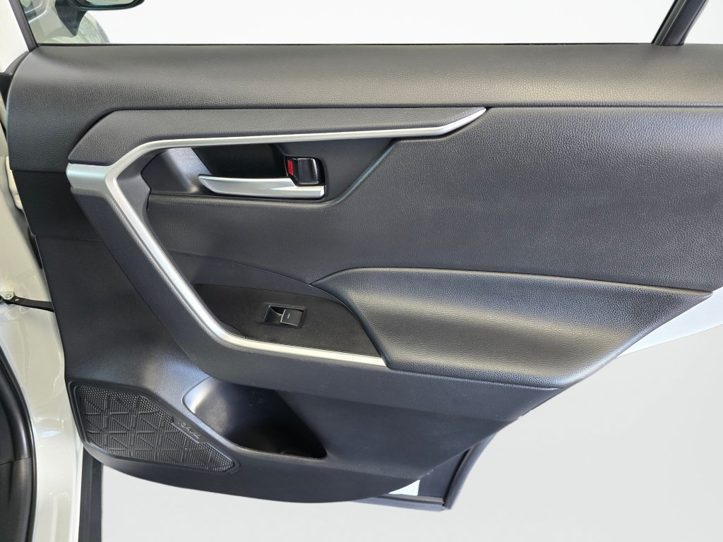 Certified 2025 Toyota RAV4 XLE AWD/4WD image 36