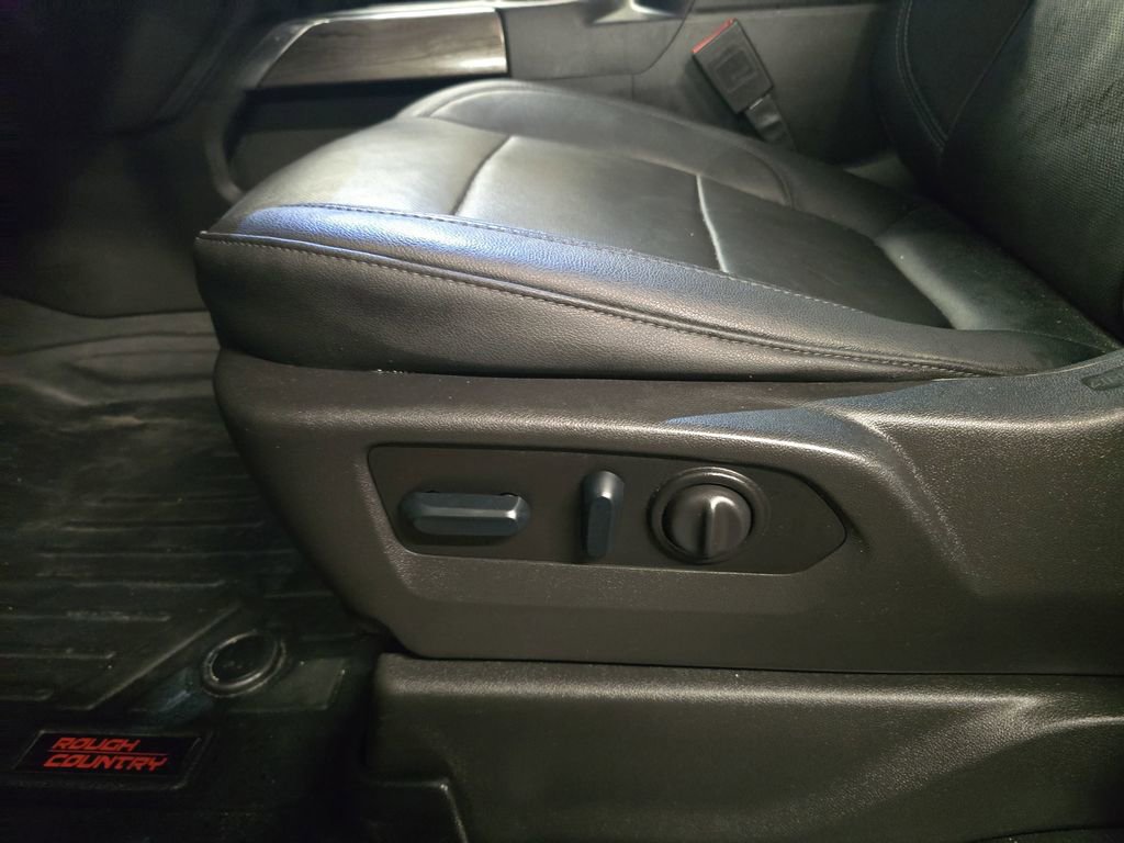 Used 2022 Chevrolet Silverado 2500 LTZ w/ LTZ Premium Package image 25