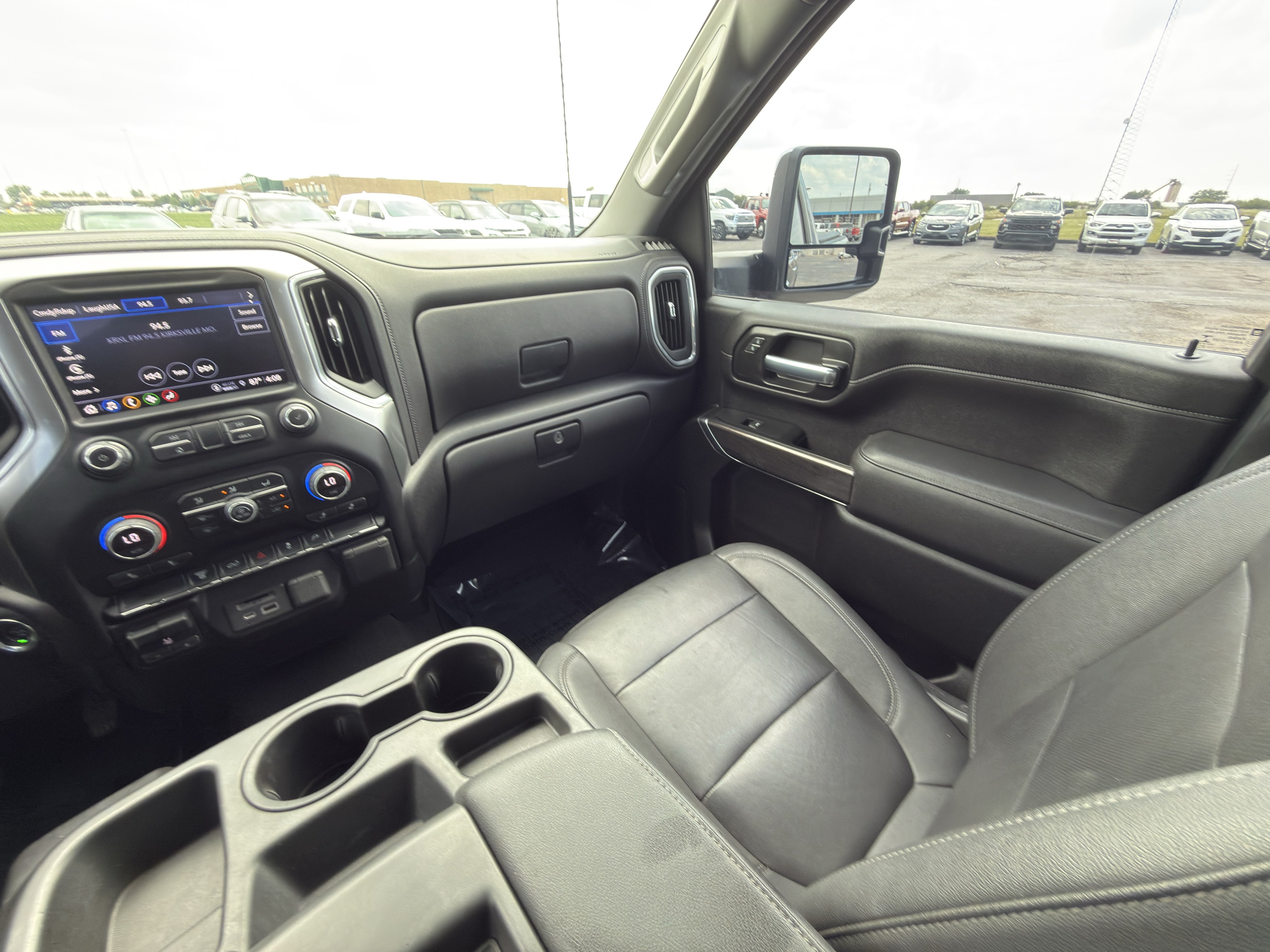 Certified 2022 Chevrolet Silverado 2500 LTZ w/ Snow Plow Prep/Camper Package AWD/4WD image 32
