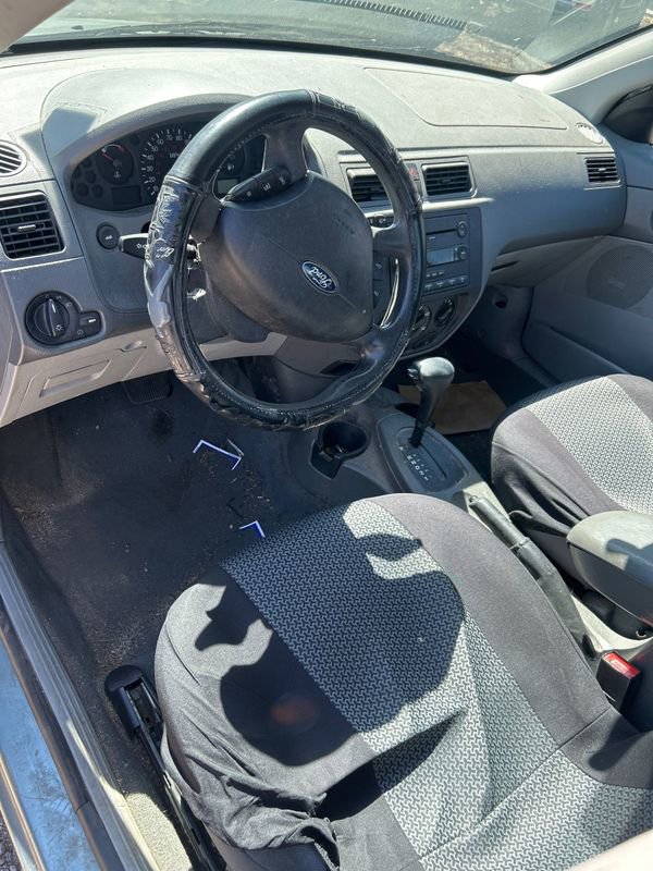 Used 2005 Ford Focus ZX4 Sedan image 2