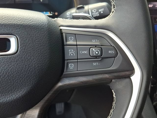 Used 2024 Jeep Grand Cherokee L Limited AWD/4WD image 20