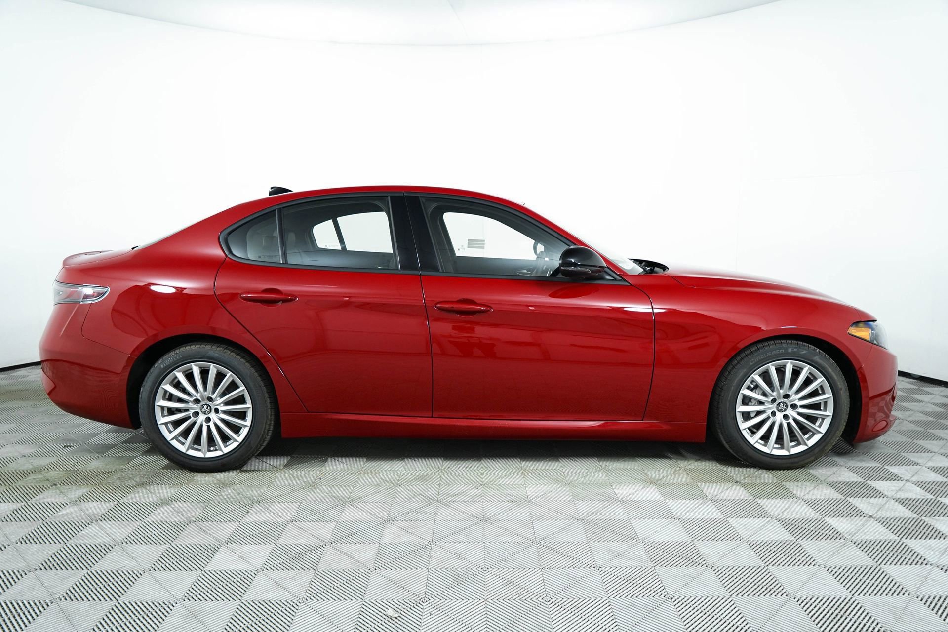 New 2024 Alfa Romeo Giulia Sprint image 8