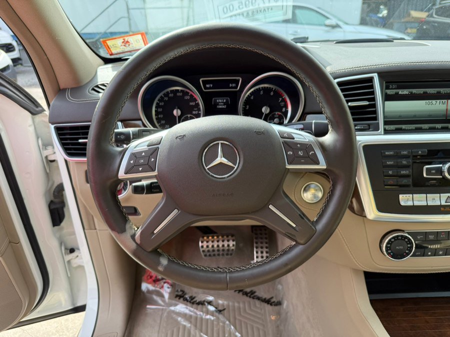 Used 2015 Mercedes-Benz ML 400 4MATIC w/ Lighting Package image 14