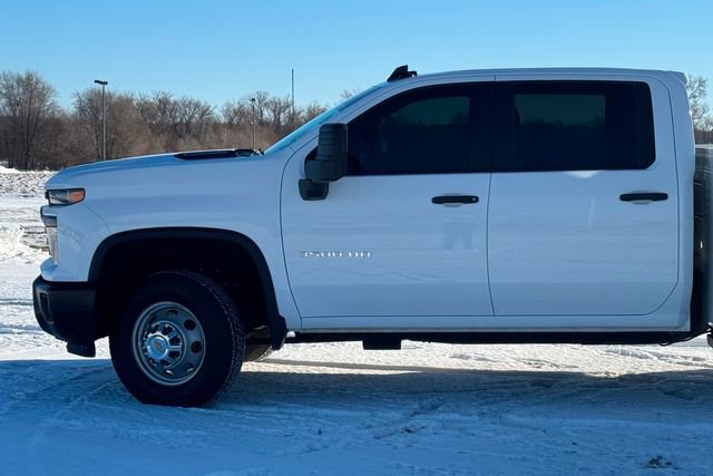 Used 2025 Chevrolet Silverado 3500 W/T image 3