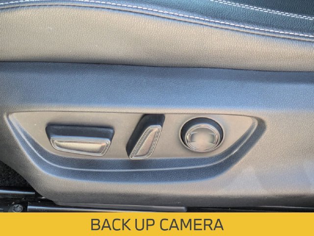 Used 2025 Toyota Camry SE w/ Convenience Package FWD image 15