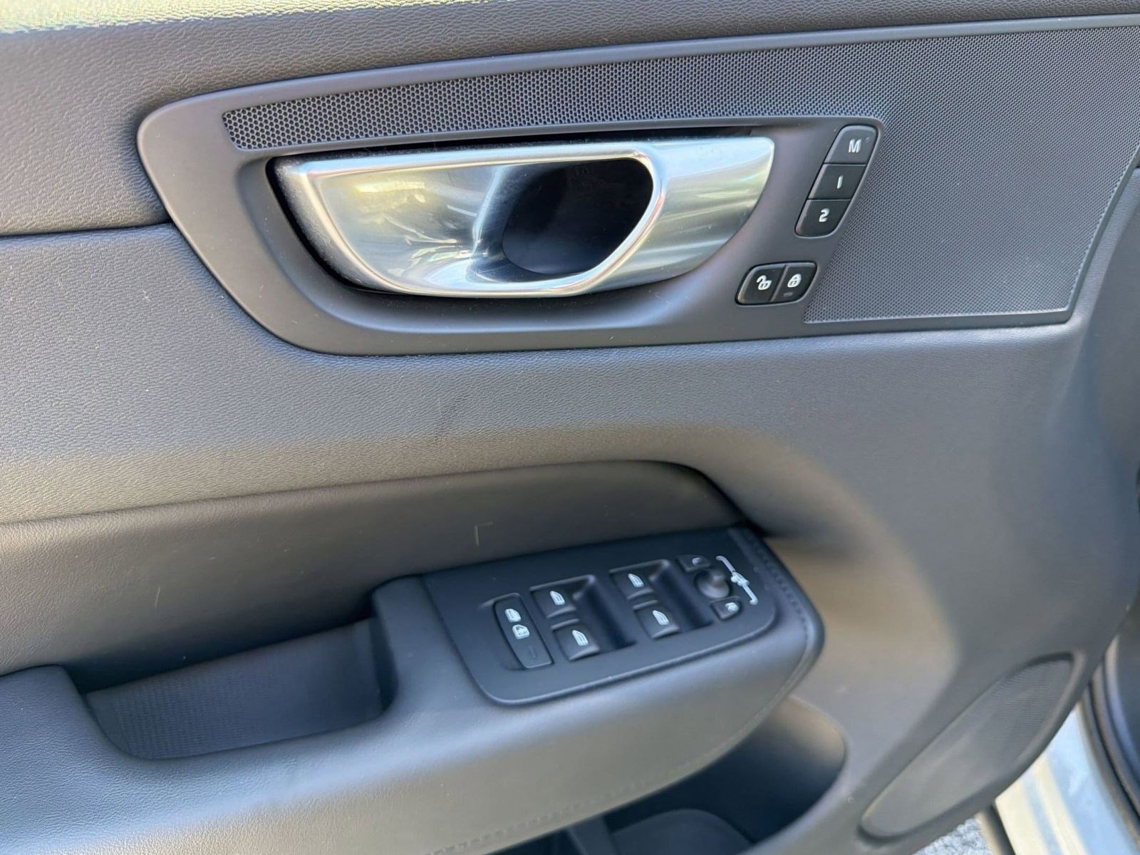 Certified 2024 Volvo XC60 B5 Plus w/ Climate Package image 13