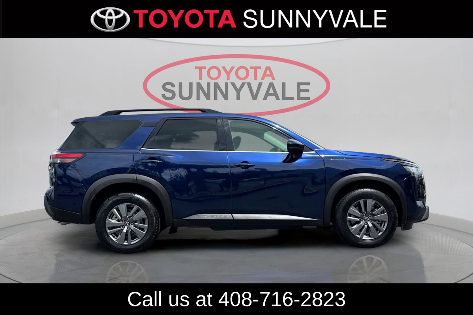 Used 2025 Nissan Pathfinder SV FWD image 9