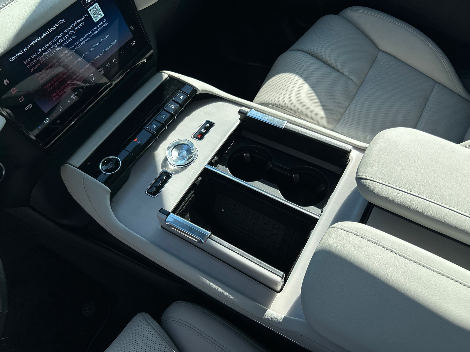 New 2026 Lincoln Navigator L Premier AWD/4WD image 26