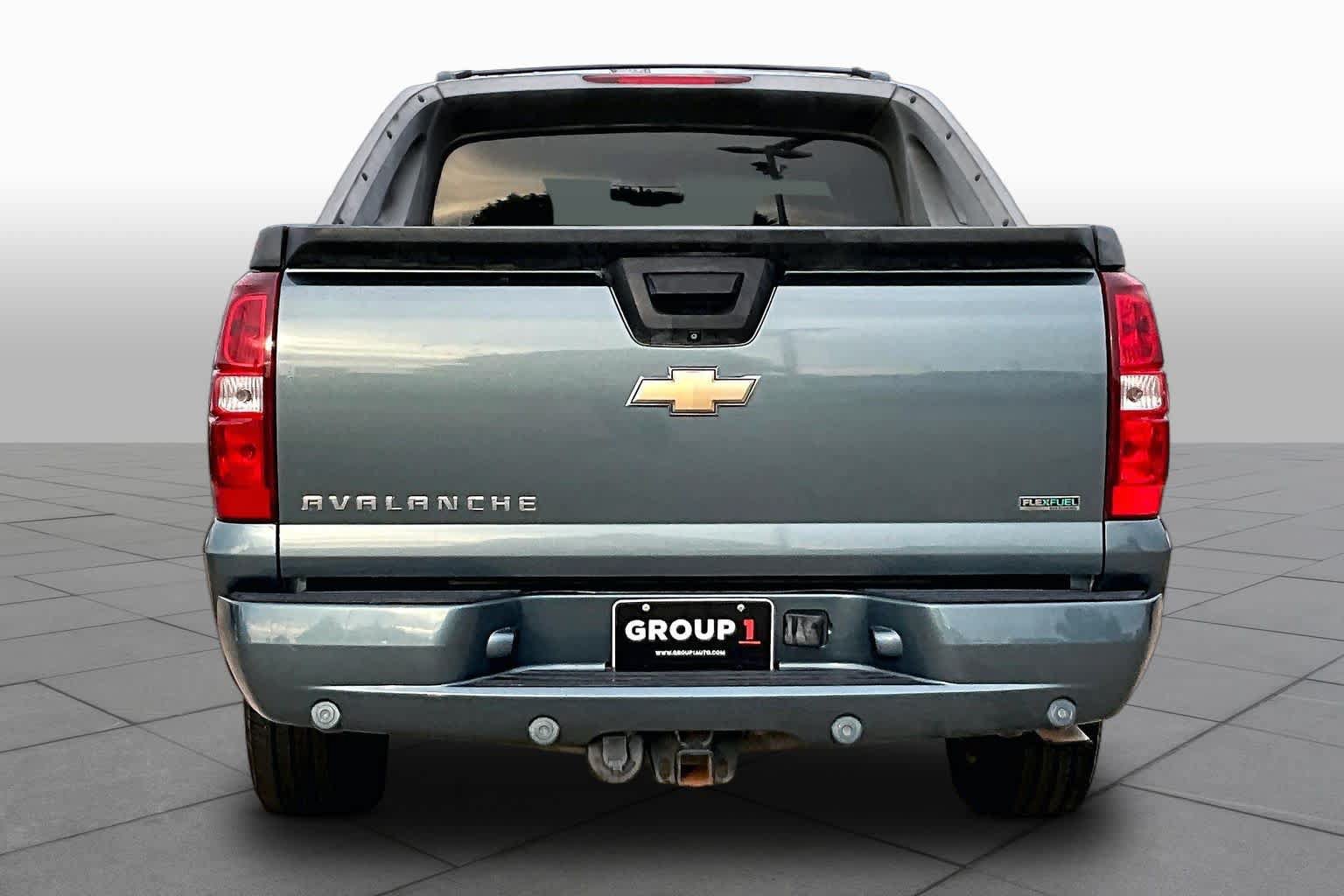 Used 2011 Chevrolet Avalanche LTZ RWD image 4