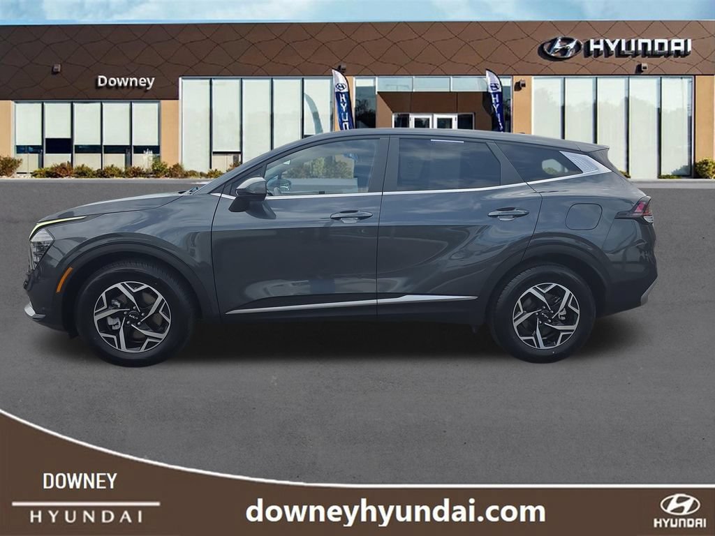Used 2025 Kia Sportage LX FWD image 2