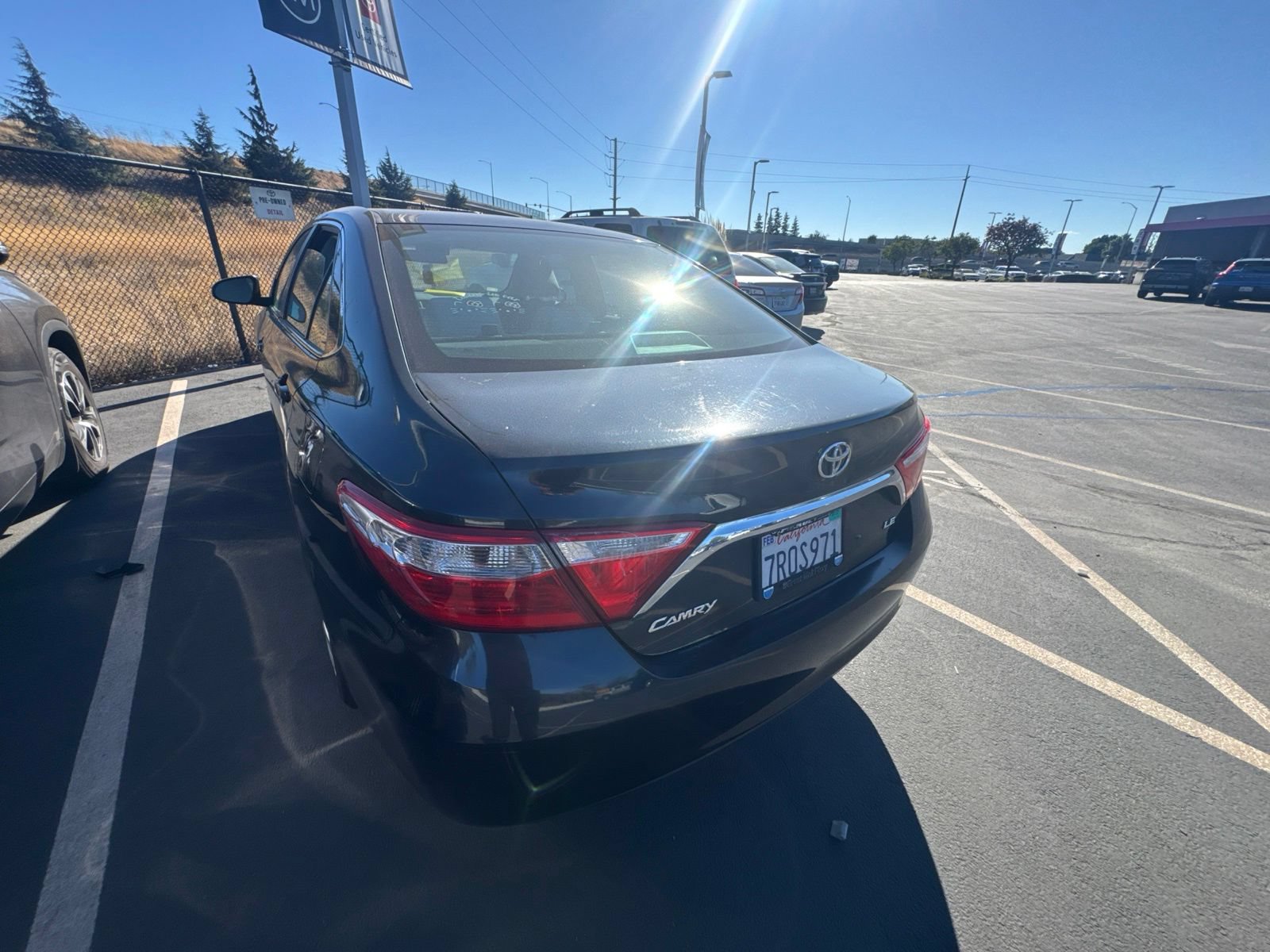 Used 2016 Toyota Camry LE FWD image 5