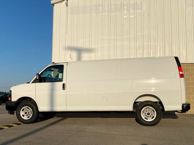 New 2025 GMC Savana 2500 Extended w/ Driver Convenience Package RWD image 9