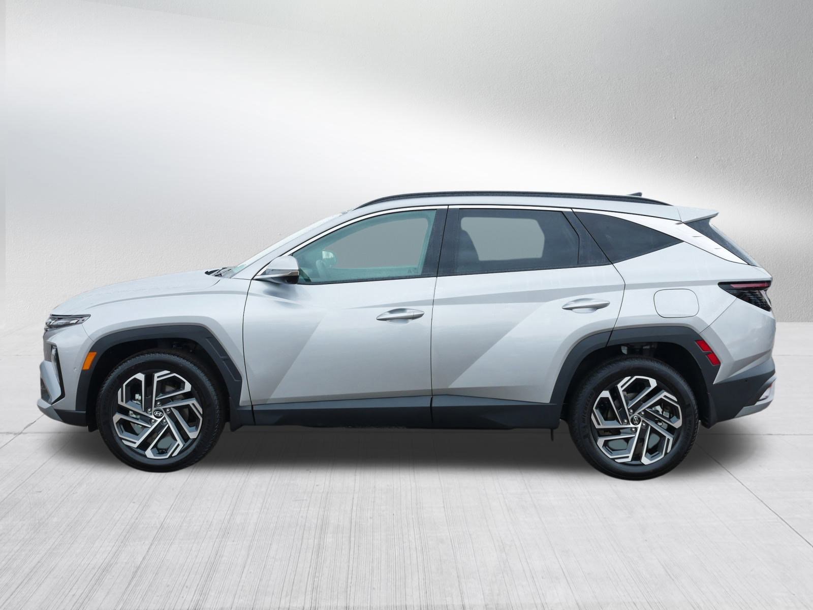Certified 2025 Hyundai Tucson Limited image 4
