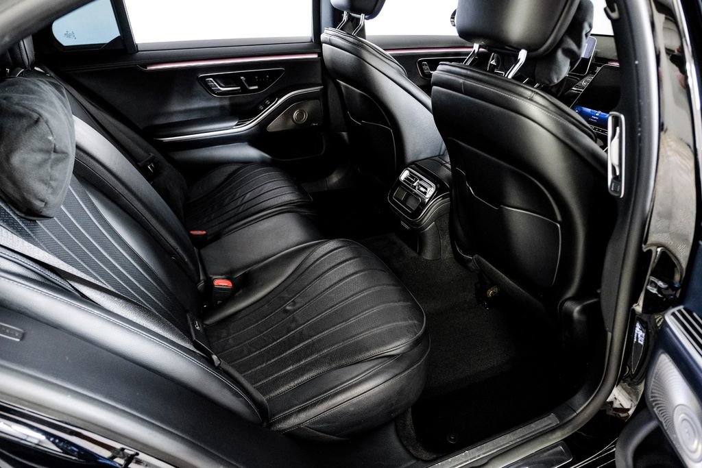 Used 2022 Mercedes-Benz S 580 4MATIC Sedan w/ AMG Line Package image 34