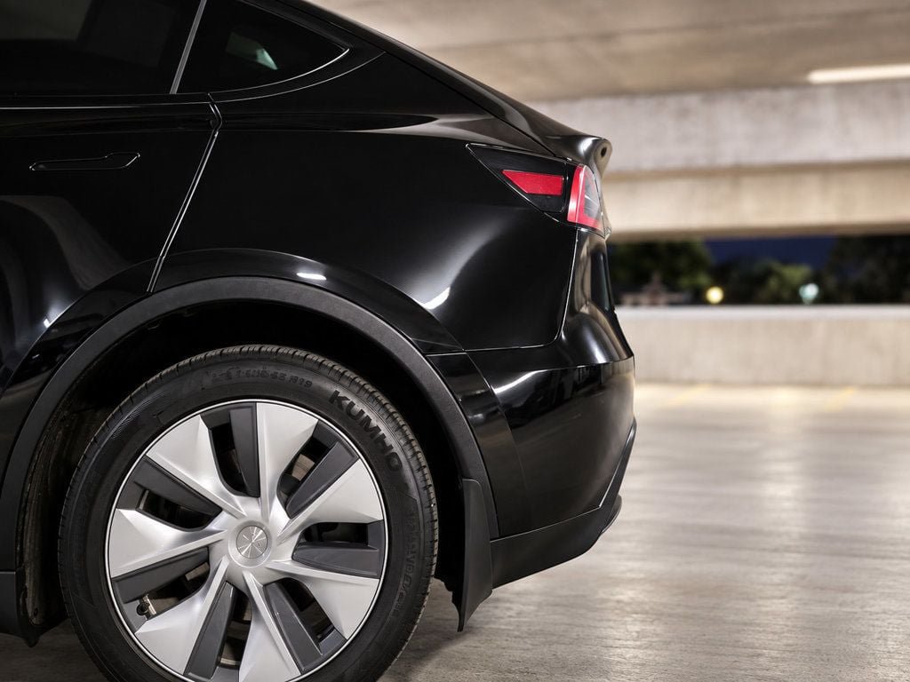 Used 2023 Tesla Model Y Long Range AWD/4WD image 20