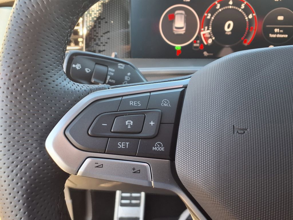 Used 2026 Volkswagen Tiguan SE R-Line image 50