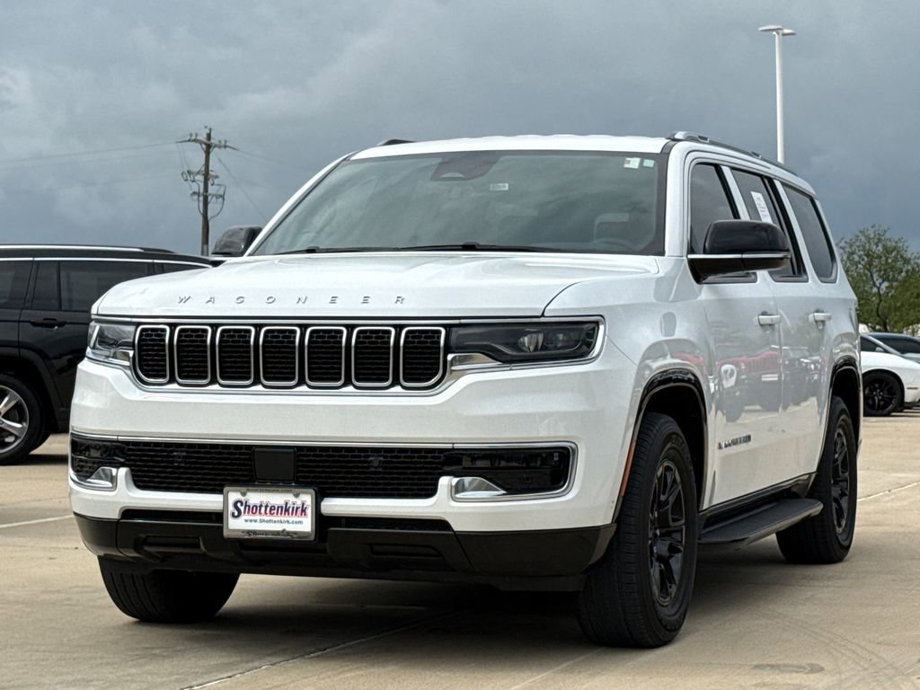 Used 2023 Jeep Wagoneer 4WD image 3