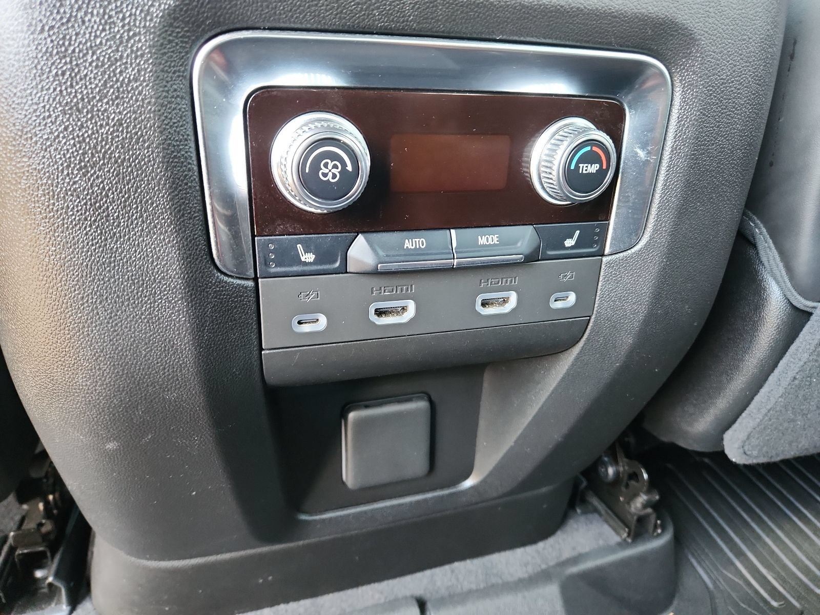 Used 2023 GMC Yukon XL Denali Ultimate w/ LPO, Floor Liner Package AWD/4WD image 13