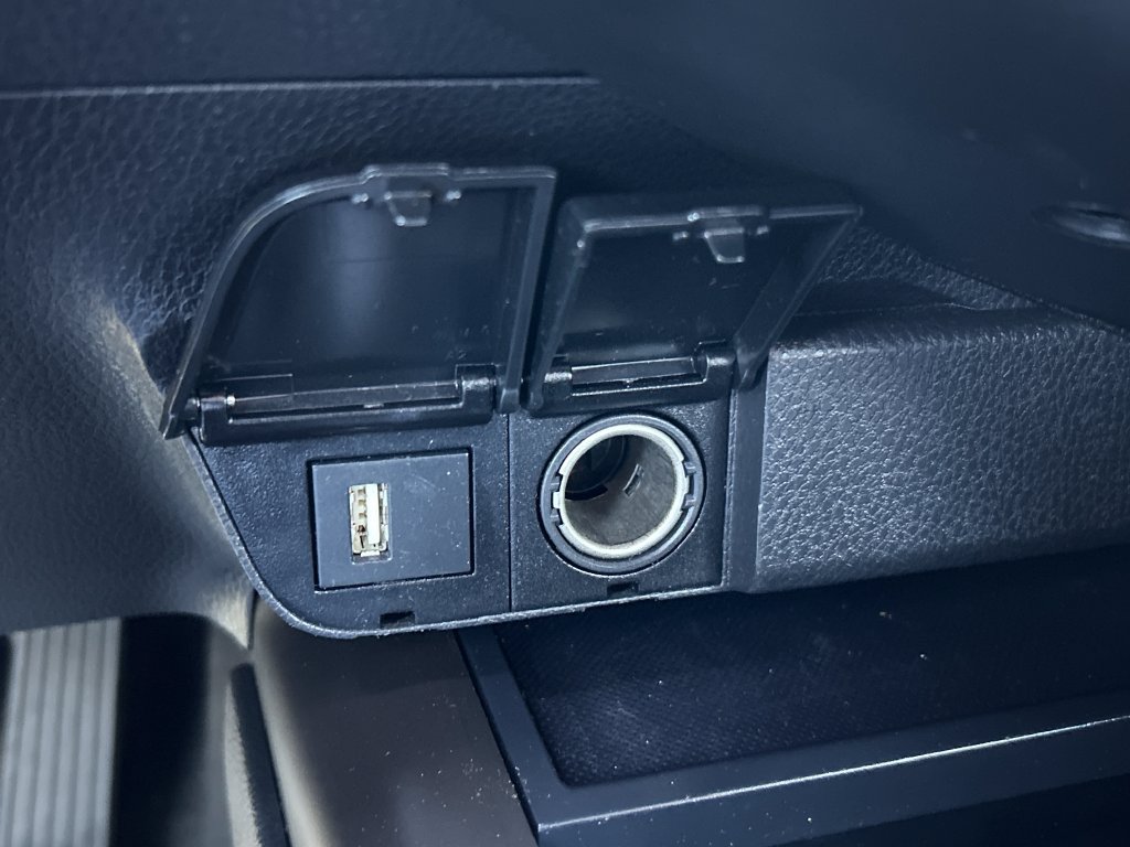 Used 2021 Toyota Camry SE FWD image 14