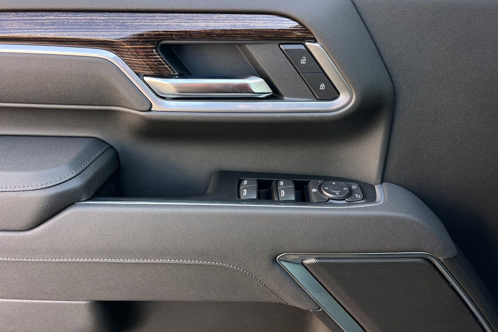 New 2026 GMC Sierra 2500 SLE image 9