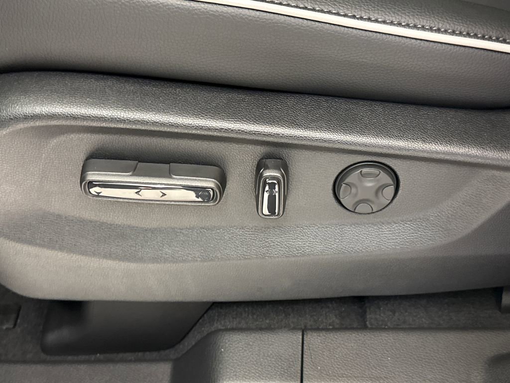 New 2026 Honda Odyssey Touring image 24