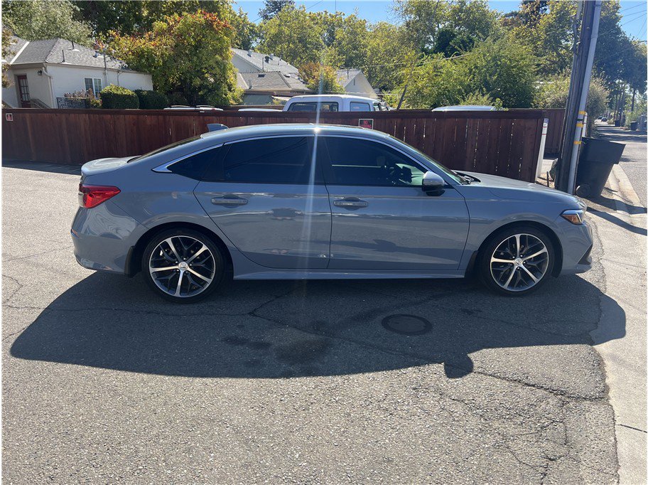 Used 2022 Honda Civic Touring image 8