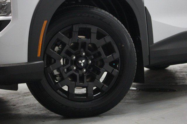 New 2026 Mitsubishi Outlander Trail Edition image 3