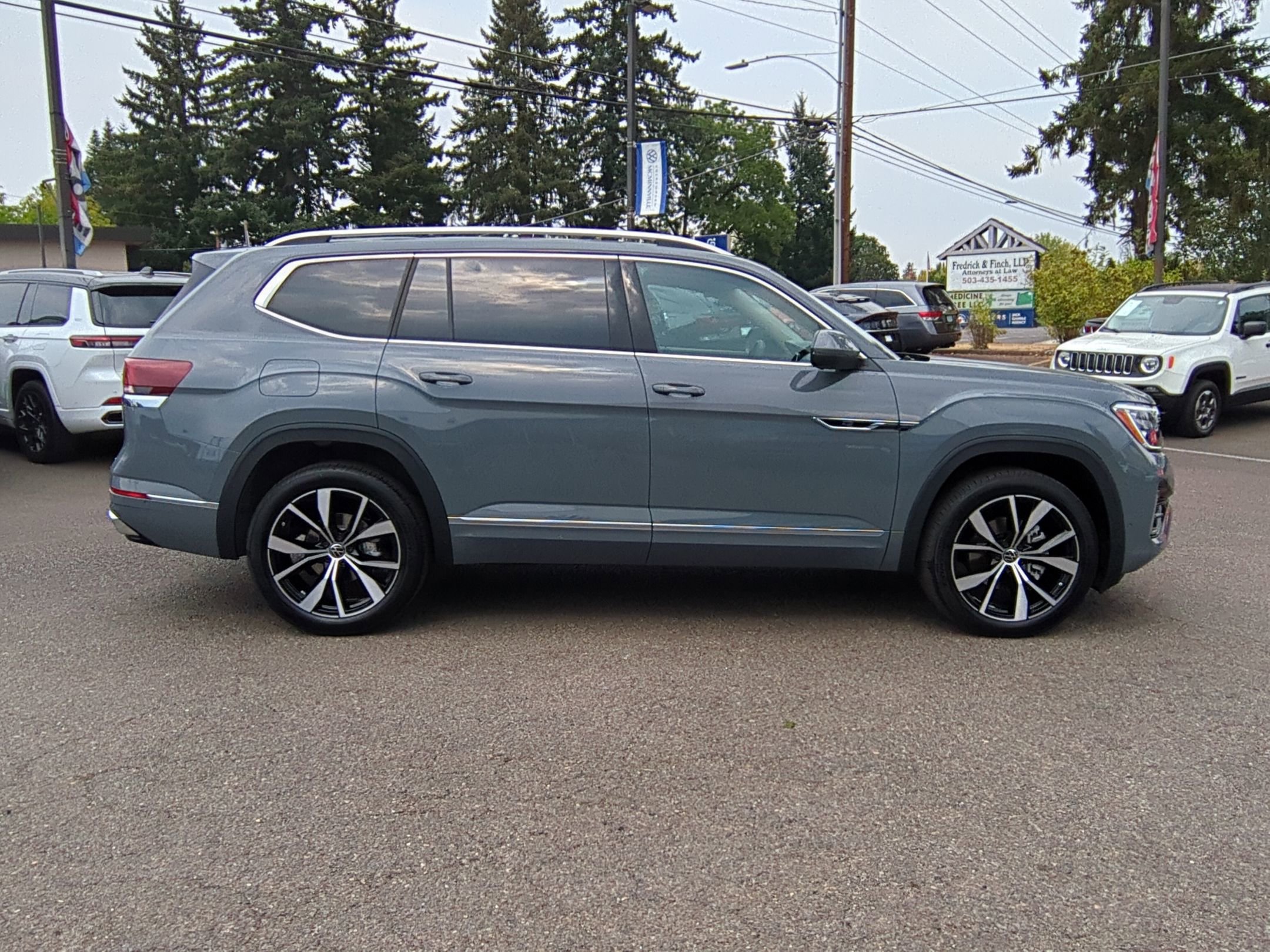 New 2025 Volkswagen Atlas SEL Premium R-Line image 6